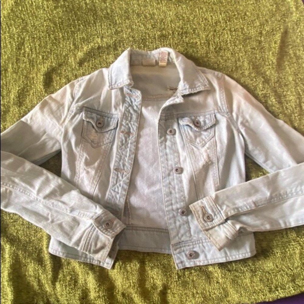 Mudd light-wash distressed denim jacket